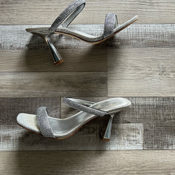 Michael kors silver heels - Picture 3 of 3